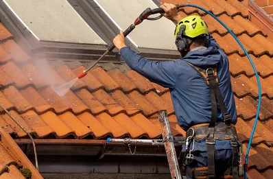Démoussage et hydrofuge de toiture à Grandvals